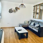 Apartament Charbonnier 6 Personnes Avec Terrasse Et Parking Reims