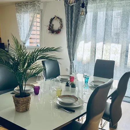 Charbonnier 6 Personnes Avec Terrasse Et Parking