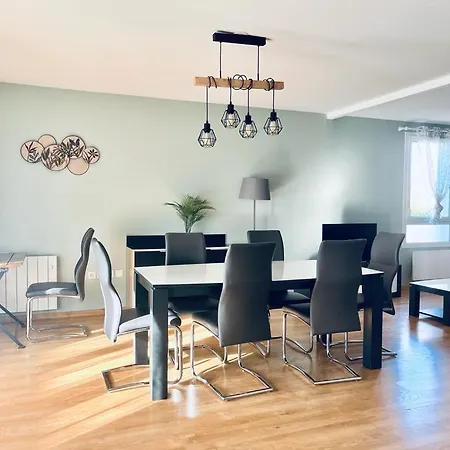 Charbonnier 6 Personnes Avec Terrasse Et Parking Reims