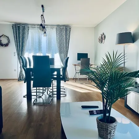 Apartament Charbonnier 6 Personnes Avec Terrasse Et Parking Reims