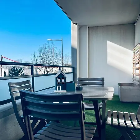 Charbonnier 6 Personnes Avec Terrasse Et Parking Reims