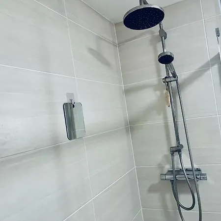 Charbonnier 6 Personnes Avec Terrasse Et Parking Apartament *