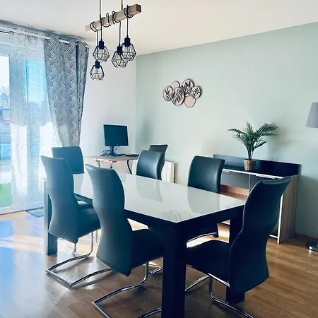 Charbonnier 6 Personnes Avec Terrasse Et Parking * Reims