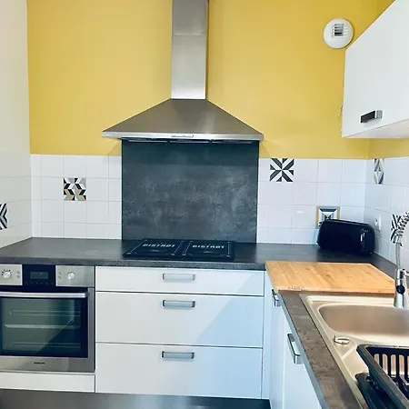 Charbonnier 6 Personnes Avec Terrasse Et Parking Reims