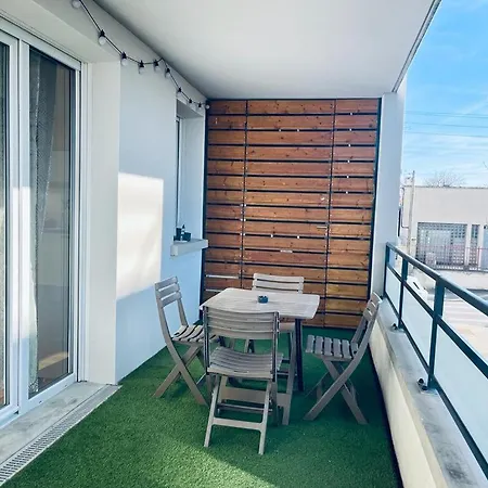 Charbonnier 6 Personnes Avec Terrasse Et Parking Apartament *